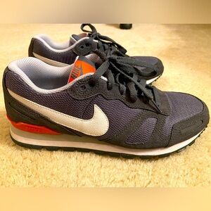 Nike vintage running shoes (waffle trainers)